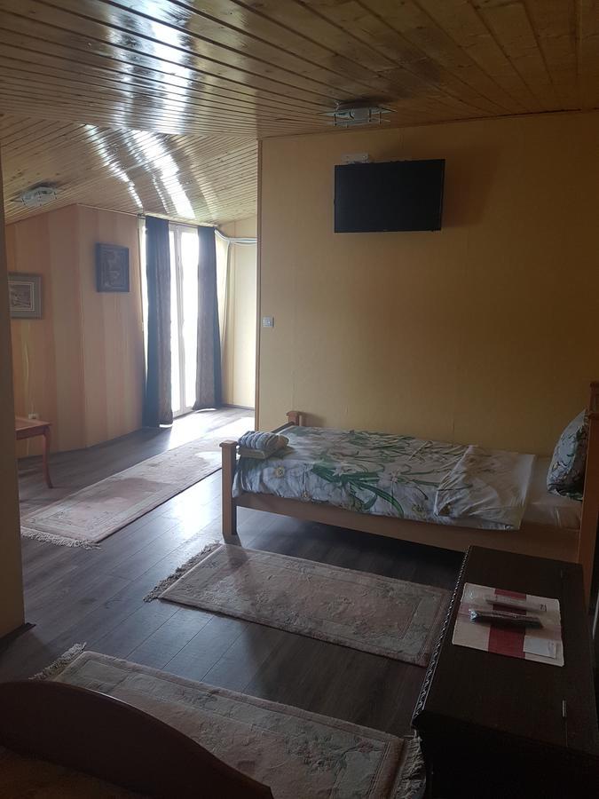 Hostel Otard Belgrado Esterno foto